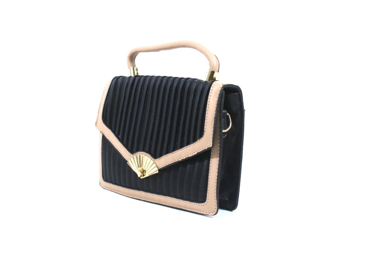 product-grid-gallery-item